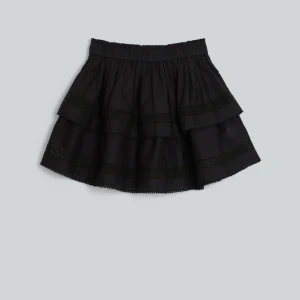 Kjol - Säljer denna kjol från bikbok. Aldrig använd med prislappen kvar. Ordinarie pris 399 mitt pris 200