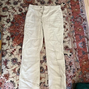 Fina cargobyxor från hm - Aldrig använda strl 42