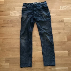 DIESEL jeans - Diesel jeans i bra skick pris kan sänkas vid snabb affär