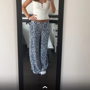 Mönstrade byxor - Mönstrade byxor från zara, perfekta nu till sommaren😍