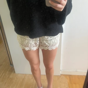 Spetsshorts  - Jättesöta beiga spetsshorts som tyvärr inte passar mig. Skriv för fler bilder. Pris kan diskuteras😊