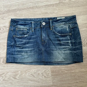 lågmidjad jeanskjol - Supersnygg lågmidjad jeanskjol🩷