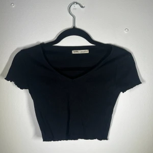 Croptop - Använd ca 1-2 ggr fint skick. 