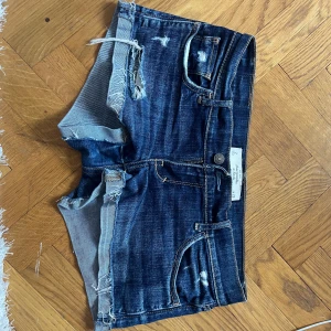 Lågmidjade shorts  - Jätte snygga lågmidjade mörkblåa shorts