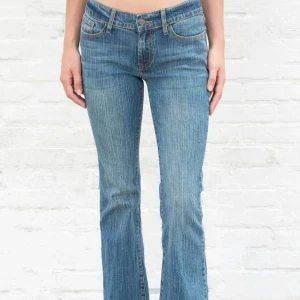 Lågmidjade jeans - Superfina low waist bootcut jeans från brandy melville