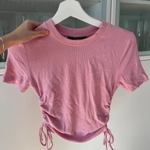 Helt oanvänd topp - Hör av er vid frågor!