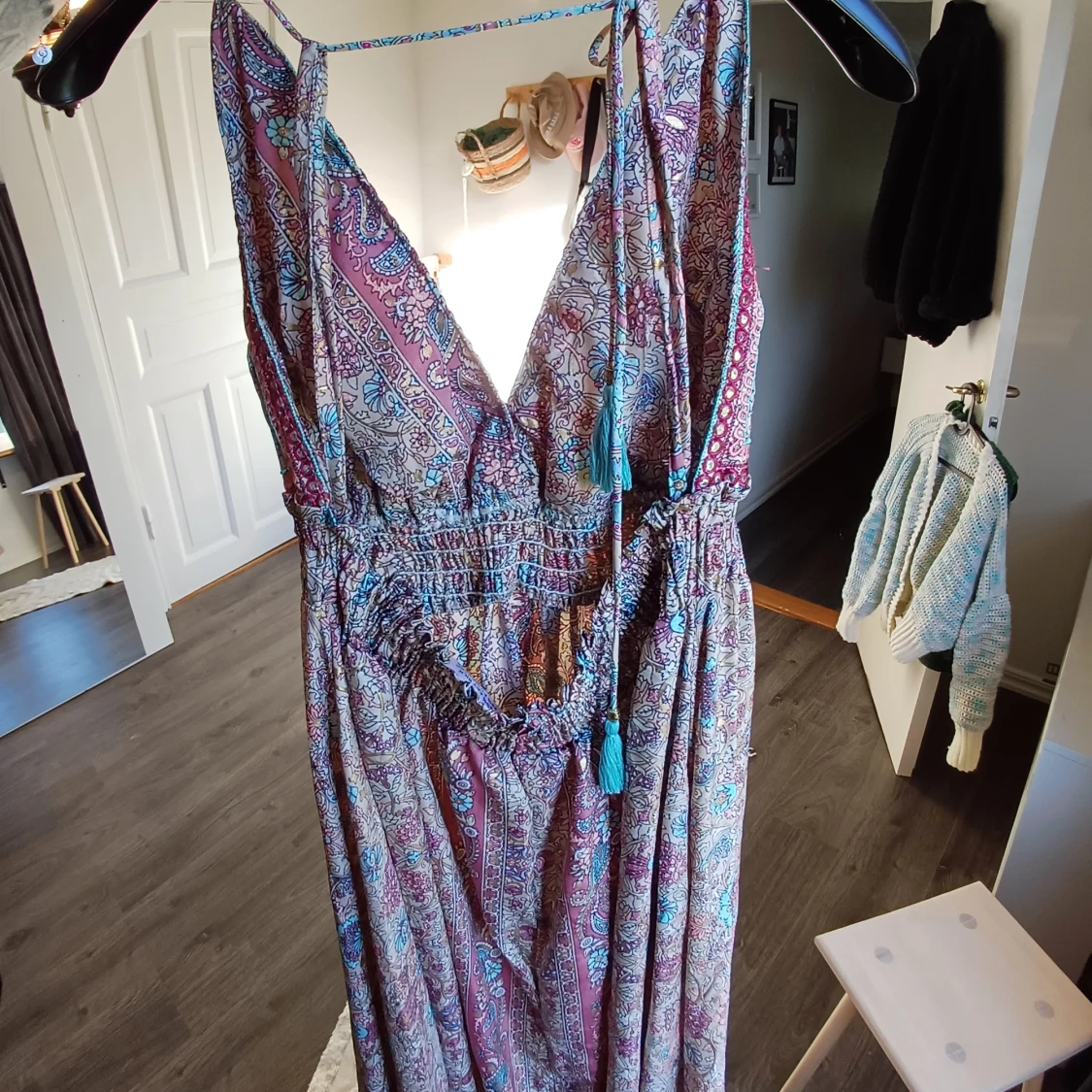 Otroligt vacker långklänning  - 92