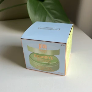 Pixi eyepatches - Pixi detoxifeye eyepatches, säljer pga fick dubbliketer i födelsedagspresent. Helt oöppnad. Nypris 250kr.