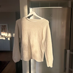 Stickad tröja - Stickad tröja från Vila, storlek S Knappt använd 💕