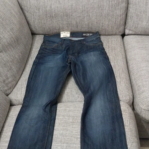Crocker Orginal Jean Company - Jensen är helt ny inte använd någon gång tidigare. Kostar 599 kr ny och säljer den för 300 kr
