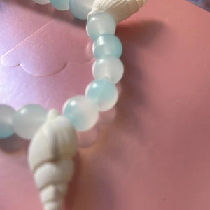 19 - Egengjord armban🌟Alla går att få i speciella storlekar vid intresse men alla Är gjorda på stretchig tråd så passar dom flesta 💜