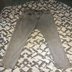 Low Jeans  - Bra skick inte använd max 1-2 gånger.  Storlek storlek W36 