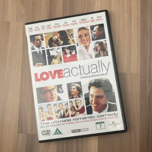 Love Actually Dvd - Nyskick typ, har använt den en gång bara, bra kvalité 👍🏻 Jätte fin jul film <33