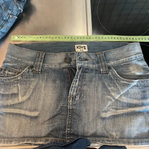 Snygg vintage jeanskjol  - Snygg vintage jeanskjol utan defekter har för många därför säljer jag 