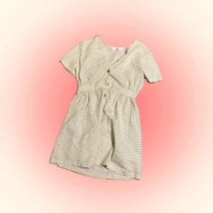 Klänning - En klänning från HM. nyskick, har bara använts en gång