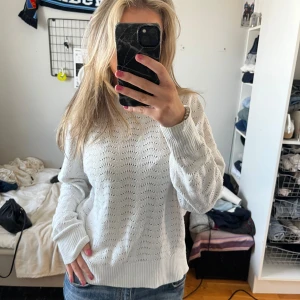 Stickad tröja - Fin stickad tröja med mönster