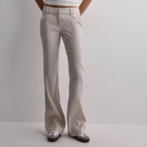 Linnebyxor nelly - Säljer dessa linnebyxor från Nelly, använda en gång så i bra och fint skick🥰