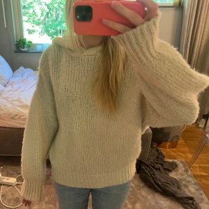 Stickad hoddie - Super najs stickad hoddien❤️