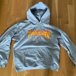Trasher hoodie - Trasher hoodie storlek M grå