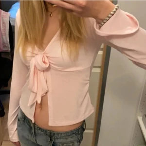 Knyttopp gina - Säljer min fina rosa knyttopp från Gina som jag köpte för några månader sedan men det helt ny ut, storlek xs ❤️ nypris: 300kr, mitt pris: 189kr skriv om ni har frågor ❤️❤️