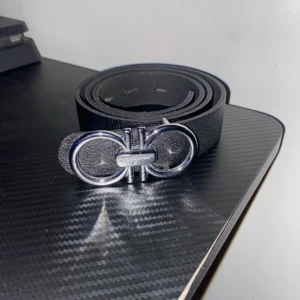 Ferragamo bälte - Skick som ny, svart läder.