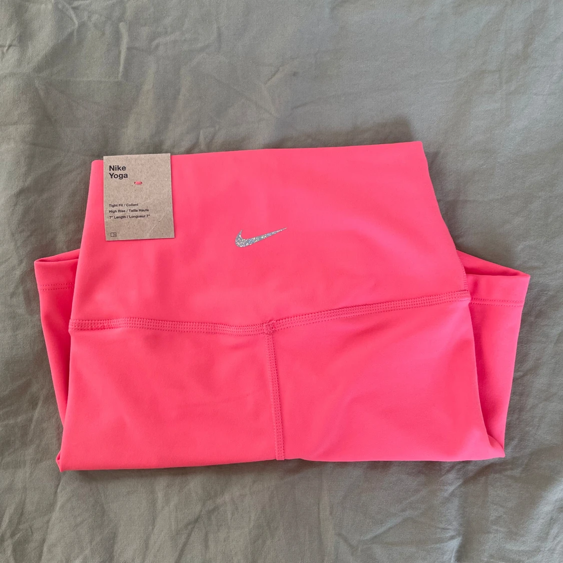 Rosa Nike yoga shorts
