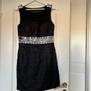 Festklänning - finklänning i använt skick