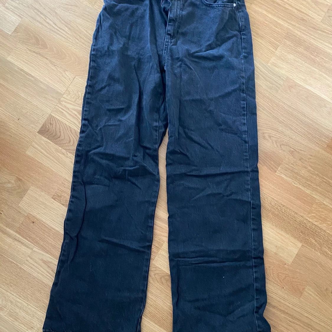 Svarta jeans