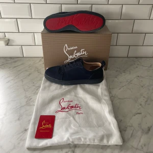 Christian Louboutin  - 8/10 skick. Säljer pågrund av att dom inte används. Priset kan diskuteras 