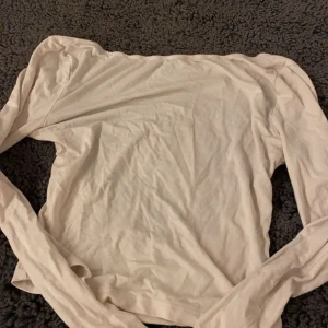 Vit tröja i storlek s  - Nyskick
