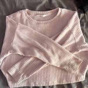 Ljus rosa, tjock tröja/ en tunn kofta! - Väldigt stretching, skönt material