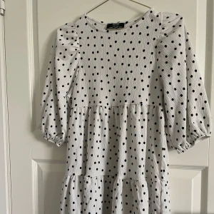 Klänning  - Klänning från Bershka 