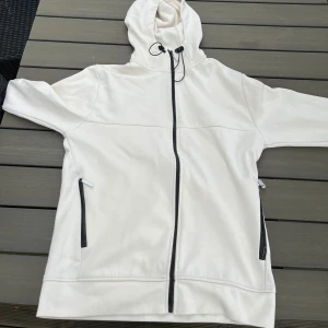 NoReligon Lucas Zip Hoodie - Noreligon zip hoodie använd ungefär 3 gånger.