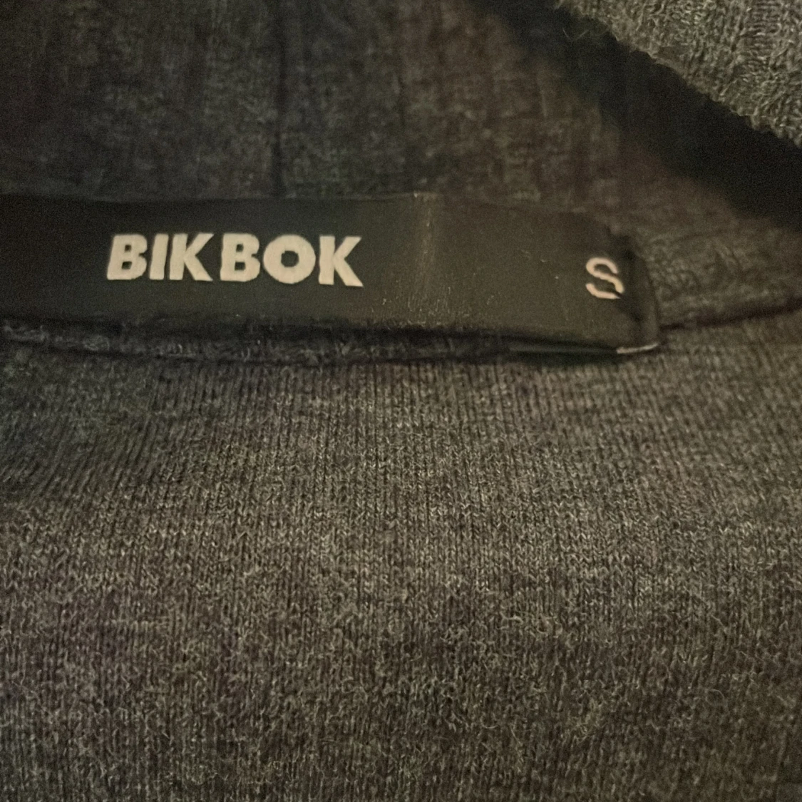 Mörkgrå klänning  - 90