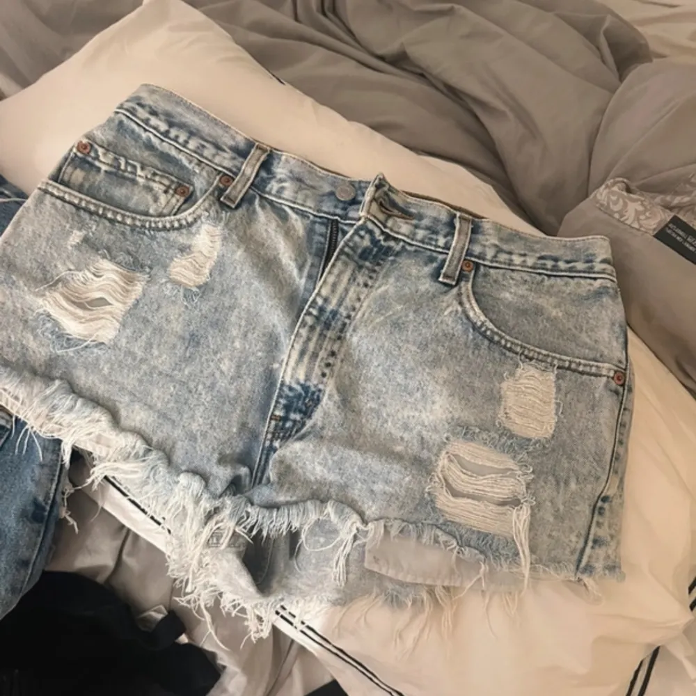 Jätte snygga Levis shorts i väldigt bra skick storlek w34 L30💞. Shorts.