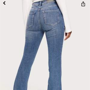 Jätte fina nya jeans från Nelly använd 1 gång
