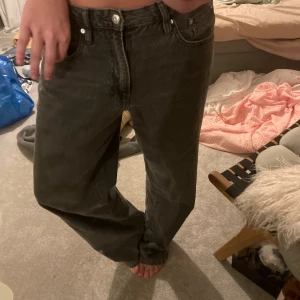 Gråa jeans - Rensar garderoben!!! Standard att beställa fel storlekar 👍☀️🫣😂🌸🌸