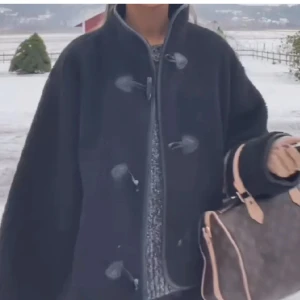 superfin teddyjacka ifrån hm - jättefin teddyjacka ifrån h&m, slutsålda, i fint skick