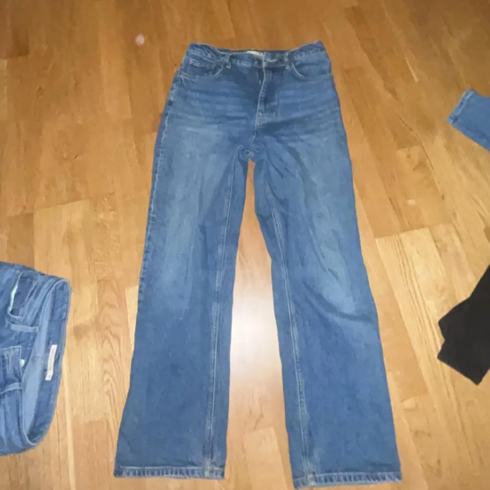 straight jeans från gina highwaist. Jeans & Byxor.