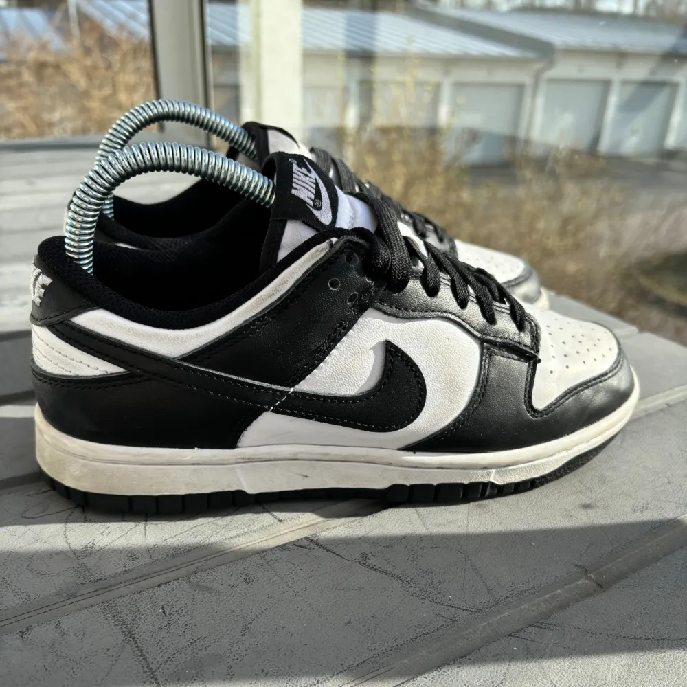 Panda dunks köpta på nikes hemsida från ett av deras drop. Skor.