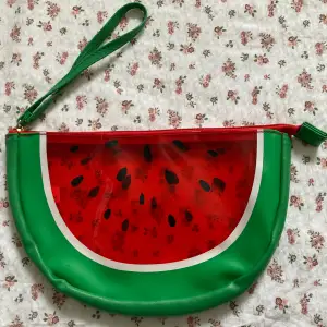 Jättesött vattenmelonsväska!💖 Använd max 3 gånger🫶 Perfekt till stranden!☀️