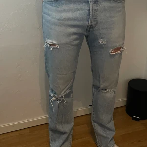 Levi’s Jeans - Mycket bra skick använda ett fåtal gånger storlek 31/32
