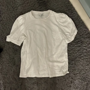 Vit tröja - Storlek: S Vero moda