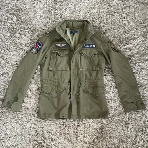 Ralph lauren jacka - Jättefint skick, ny pris 5099, passar medium. 