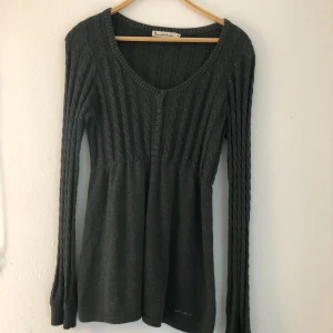 Bondelid tröja - Långärmad stickad tröja från bondelid. Superfin men tyvärr för stor på mig. Mycket gott skick! 