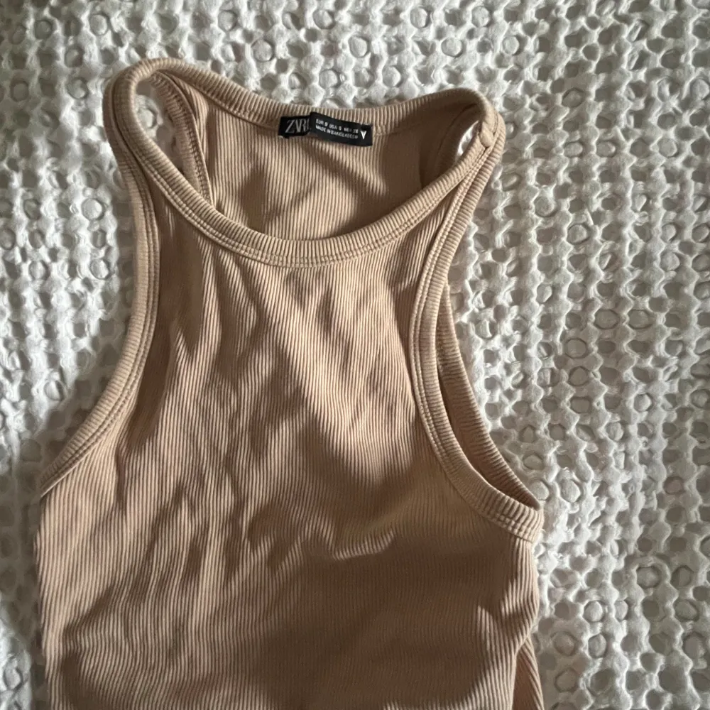 Fin beige top. Toppar.