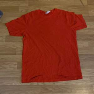  Röd oversize t-shirt, skönt sommaren !