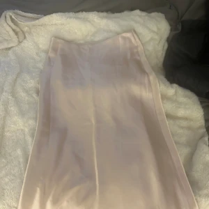 Guldig lång kjol - Super vacker kjol till sommaren🩵🩵