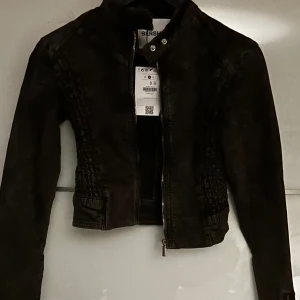 Snygg jacka - Jeansjacka  Aldrig använd 