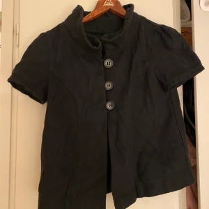 Only topp - Jättefin kofta/topp från only i stl 36, säljer då den blivit för liten💗